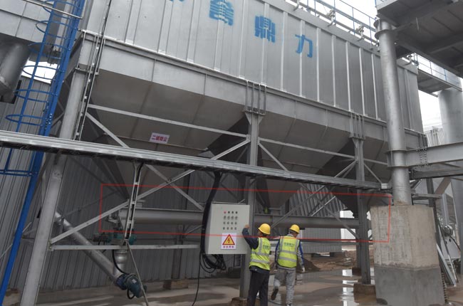 鶴壁鴻磊建材收塵器下螺旋輸送機(jī).jpg