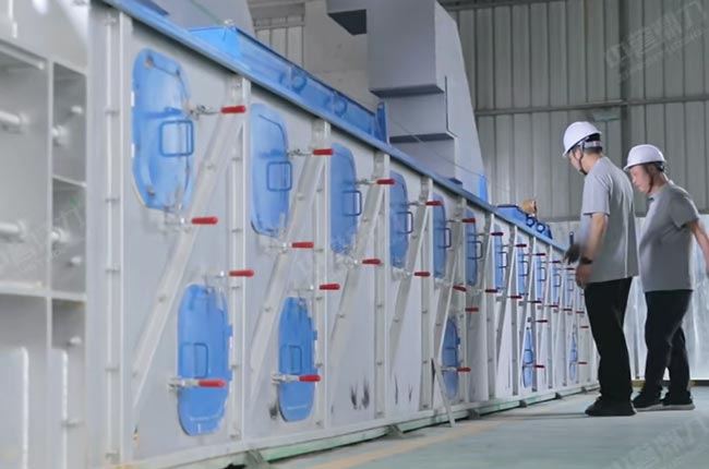 箱式輸送機(jī).jpg 箱式輸送機(jī).jpg